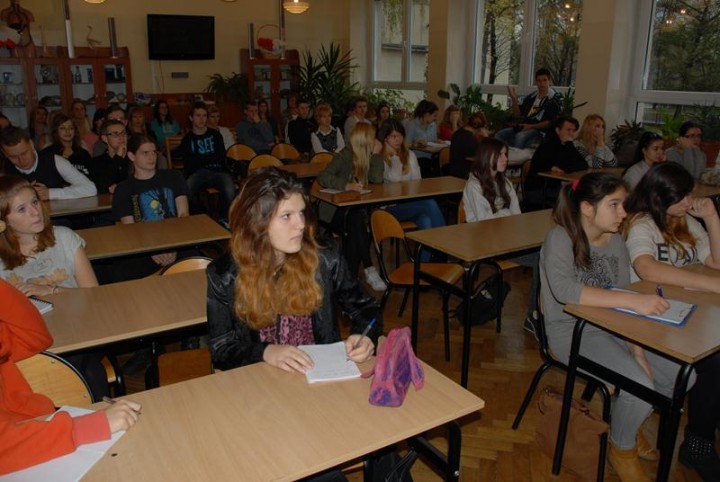 Uczniowie podczas prezentacji